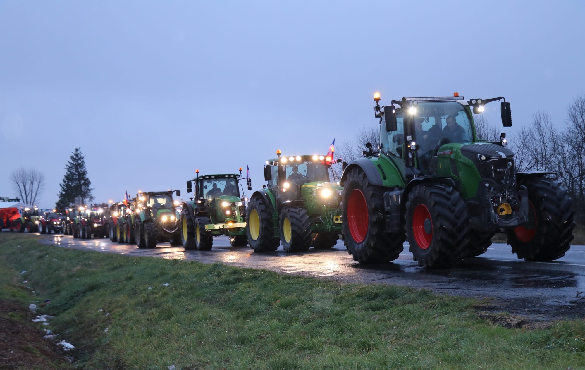 Mardi 23 décembre 2025, 17h00 départ des tracteurs vers Luchon.