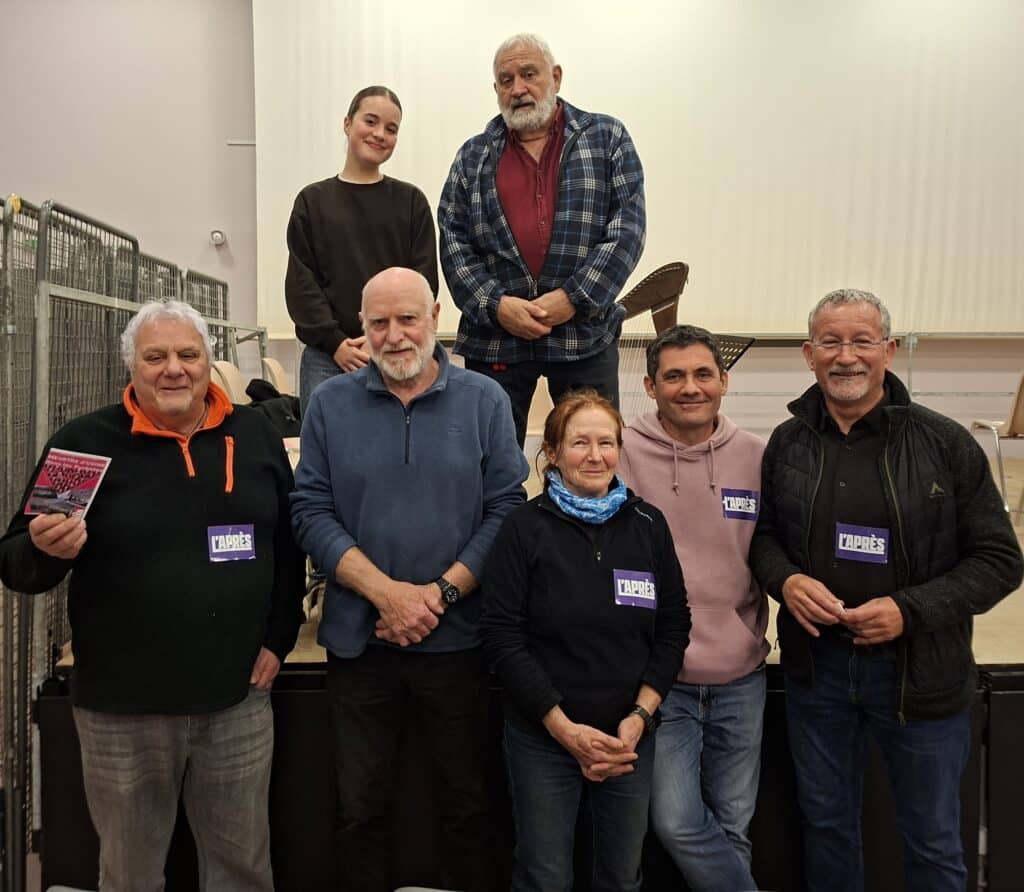 Premier rang (g. à dr.): Joseph Benkemoun, Philippe Durey, Sylvie Salaun, Nicolas Simon, José Ameida. Second rang: Lomé Hybertie, Michel Delagrange.