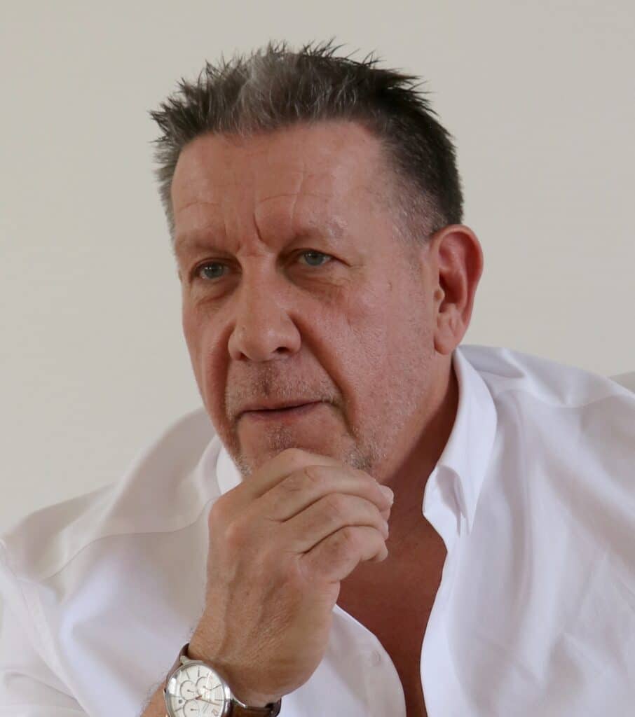 Michel Capomasi, avec ses colistiers de "Montréjeau Force d'Avenir", en réunion publique jeudi 19 février, Hôtel de Lassus.