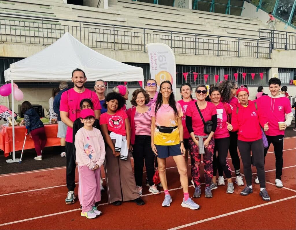 Près de 400 coureurs et marcheurs ont participé à la mobilisation Octobre Rose à Ramonville, parcourant ensemble 1 600 kilomètres pour sensibiliser au dépistage du cancer du sein.
